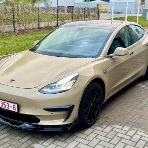 Tesla Model 3 SR+